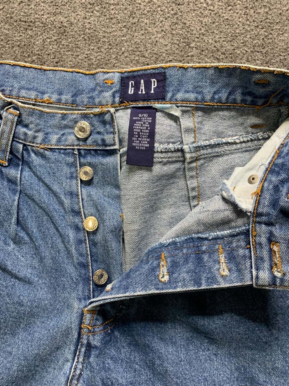 Vintage Gap Mom Jeans High Waisted Tapered Leg Light Wash 9/10